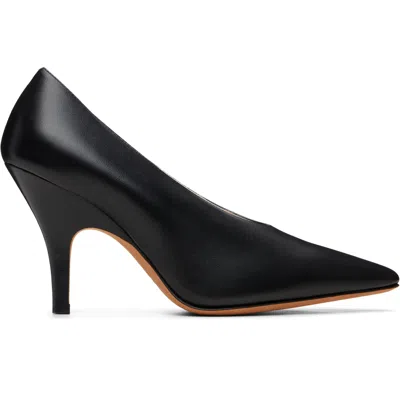 Le Monde Beryl ブラック Petra Pump ヒール In Black
