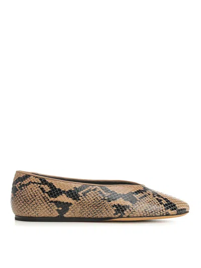 Le Monde Beryl Classic Regency Ballet Flats In Animal Print