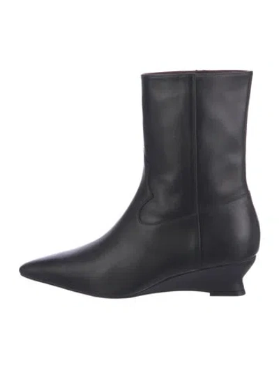 Pre-owned Le Monde Beryl Leather Boots In Black