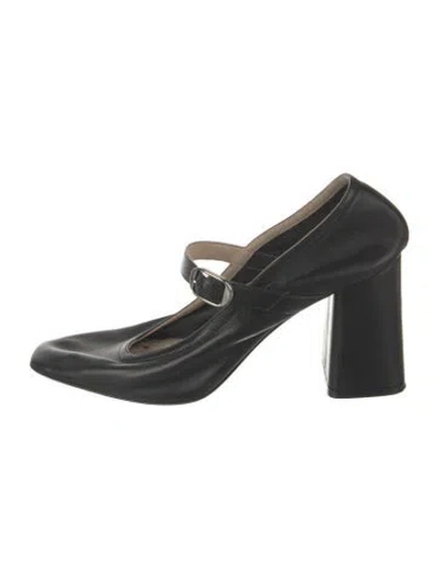 Pre-owned Le Monde Beryl Leather Pumps In Black