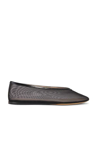 LE MONDE BERYL LUNA FLAT