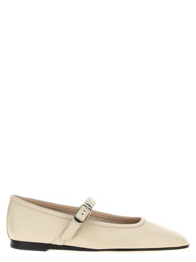 Le Monde Beryl Flat Shoes In Beige