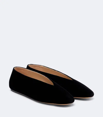 Le Monde Beryl Olympia Velvet Ballet Flats In Black