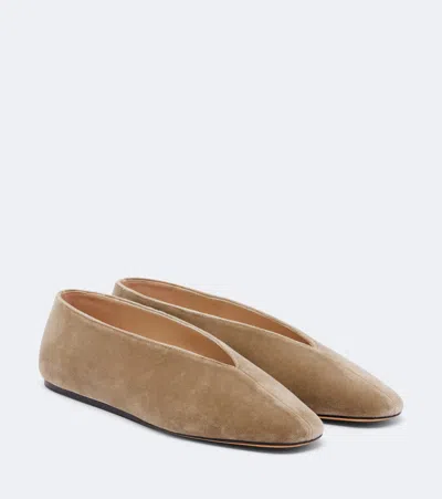 Le Monde Beryl Olympia Velvet Ballet Flats In Neutral