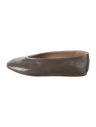 Pre-owned Le Monde Beryl Patent Leather Ballet Flats In Gray