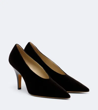 Le Monde Beryl Le Monde Béryl Petra Velvet Pumps In Brown