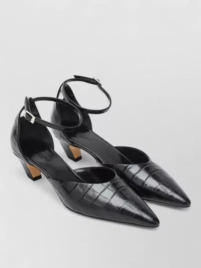 Le Monde Beryl Pumps Croc Embossed Texture Pointed Toe In Black