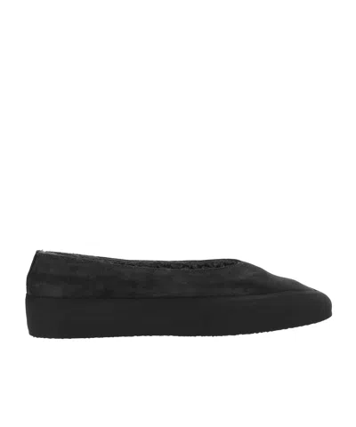 Le Monde Beryl Shearling Lined Flat Shoes In Black