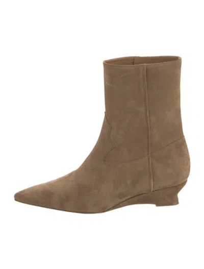 Pre-owned Le Monde Beryl Suede Boots In Neutral