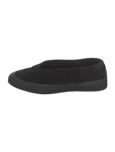 Pre-owned Le Monde Beryl Suede Flats In Black