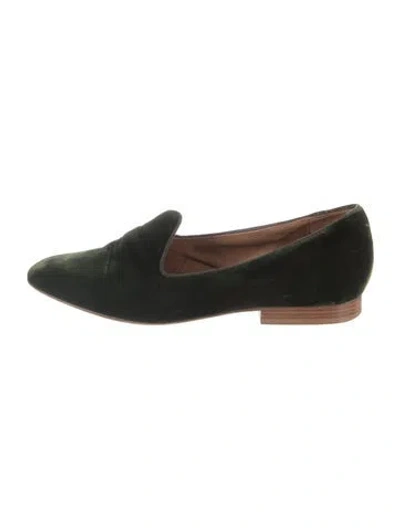 Pre-owned Le Monde Beryl Velvet Loafers In Green