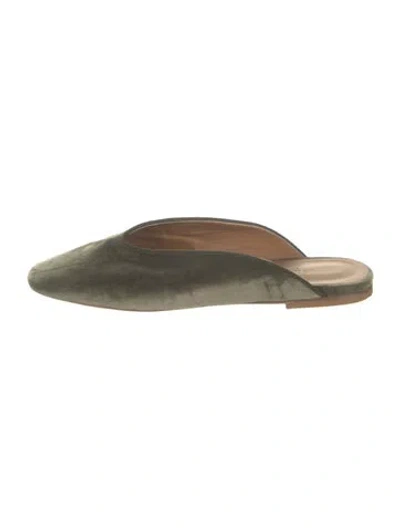 Pre-owned Le Monde Beryl Velvet Mules In Green