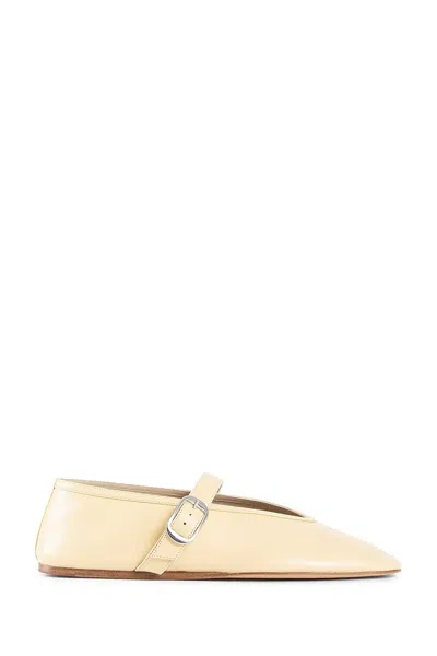 Le Monde Beryl Woman Yellow Flats