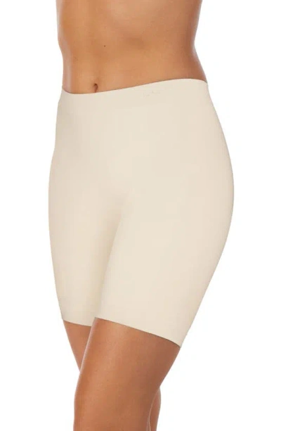 Le Mystere Seamless Comfort Bike Shorts In Softshell