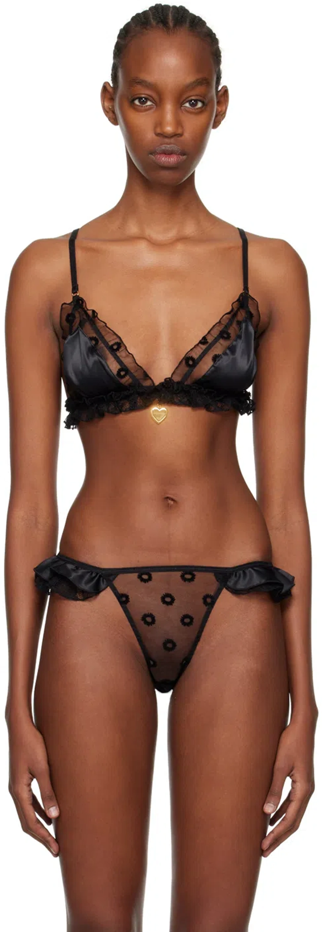 le-petit-trou-black-triangle-