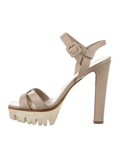 Pre-owned Le Silla Leather Pumps In Neutrals