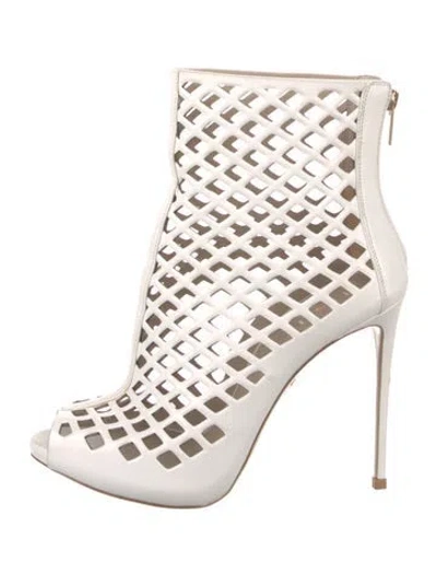 Pre-owned Le Silla Leather Pumps In White