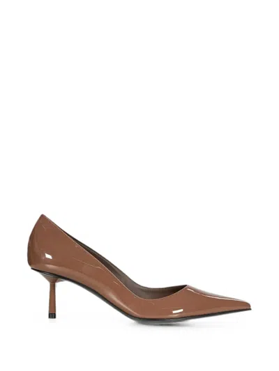 Le Silla Patent-finish Pointed-toe Pumps In Neutral