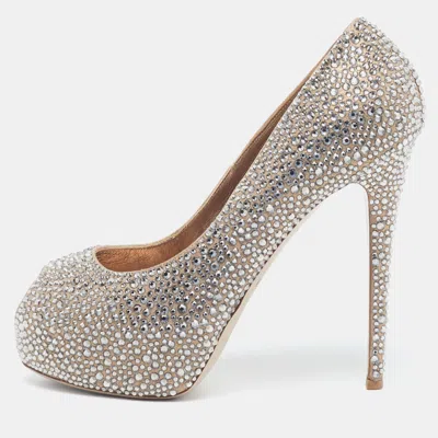 Pre-owned Le Silla Size 38 Metallic Satin Crystal Embellished Platform Peep Toe Pumps In Silver