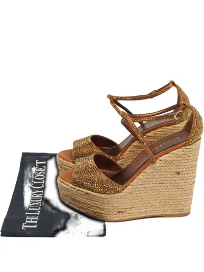 Pre-owned Le Silla Suede Crystal-embellished Wedge Espadrille In Neutral