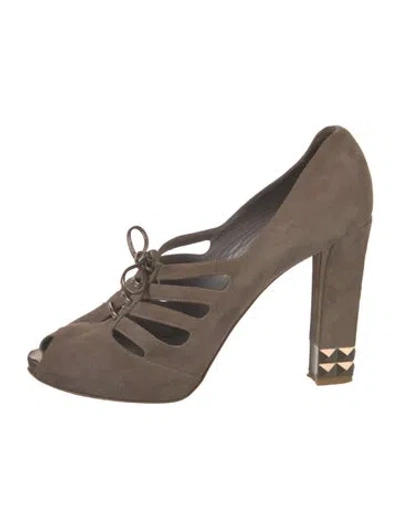 Pre-owned Le Silla Suede Pumps In Brown