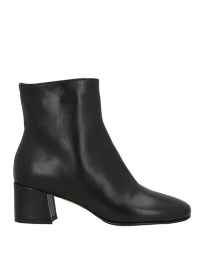 Le Silla Woman Ankle Boots Black Size 5 Leather
