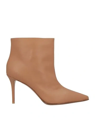 Le Silla Woman Ankle Boots Camel Size 6.5 Leather In Beige