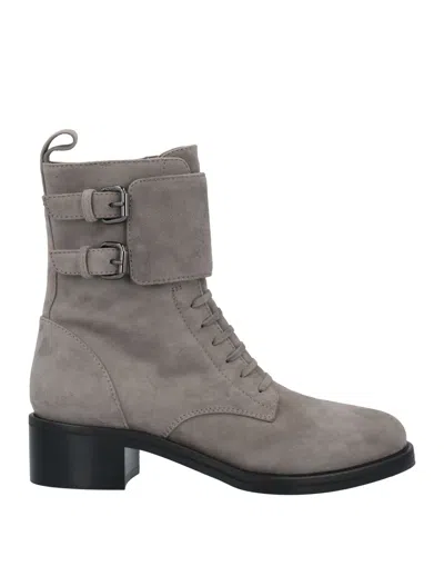 Le Silla Ankle Boots In Grey