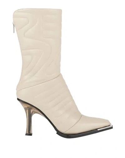 Le Silla Woman Ankle Boots Ivory Size 7.5 Textile Fibers In White