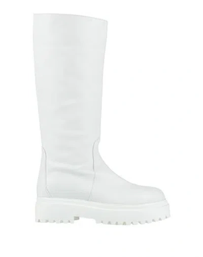 Le Silla Woman Boot White Size 11 Calfskin, Textile Fibers