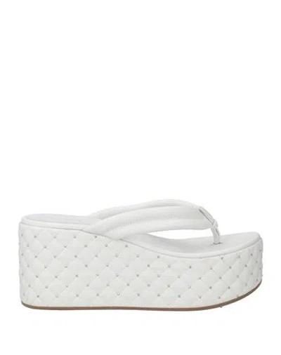 Le Silla Woman Thong Sandal White Size 10 Leather