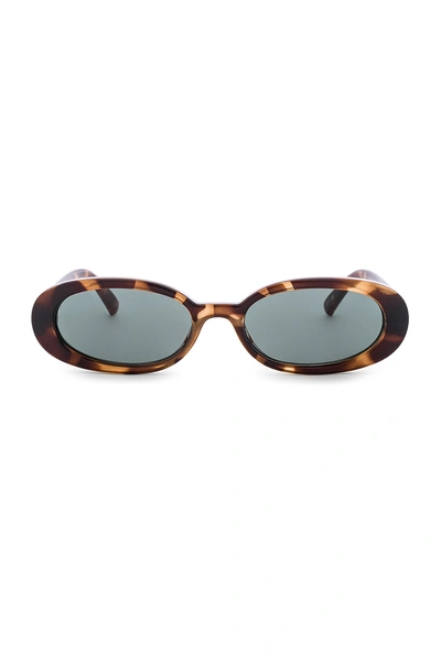 Le Specs Magnifique 51mm Oval Sunglasses In Black