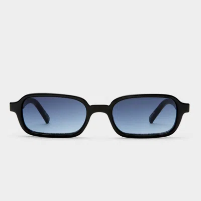 Le Specs Pilferer