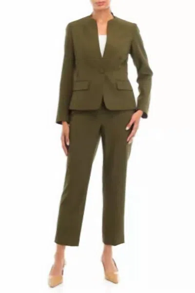 Le Suit Stand-up Collar Blazer And Elastic Back Pants Set In Hunter In Green