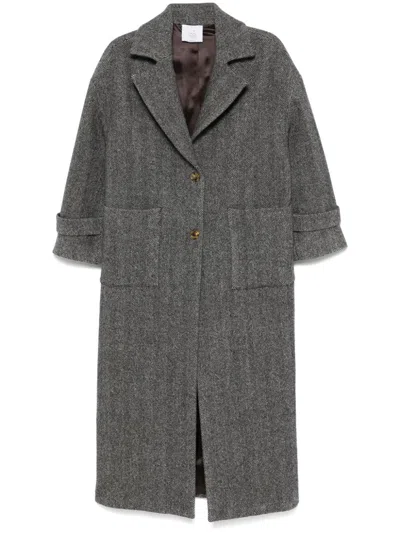 Le Sully Studio Herringbone-pattern Coat In Grey