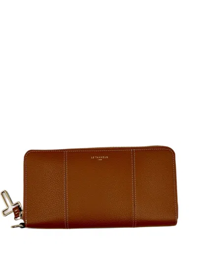 Le Tanneur Contrast-stitch Pebbled Leather Wallet In Brown