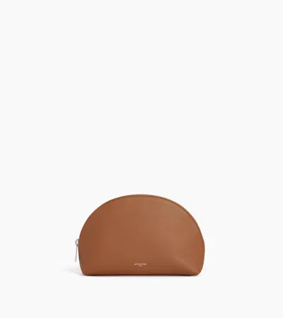 Le Tanneur Half-moon Toiletry Bag In Grained Leather In Brown