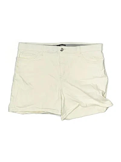 Pre-owned Lee Khaki Shorts In Ivory