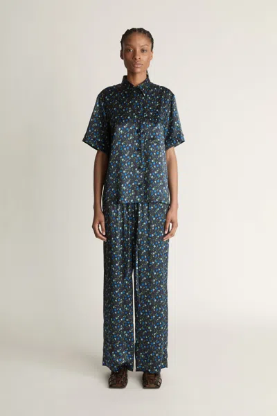 Lee Mathews Bella Silk Ss Shirt In Blue
