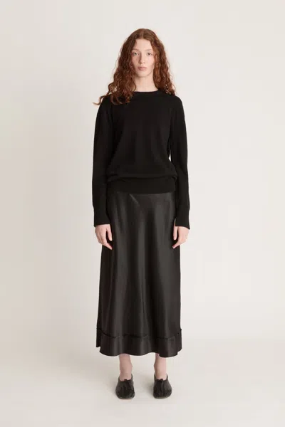 Lee Mathews Cashmere Crewneck In Black