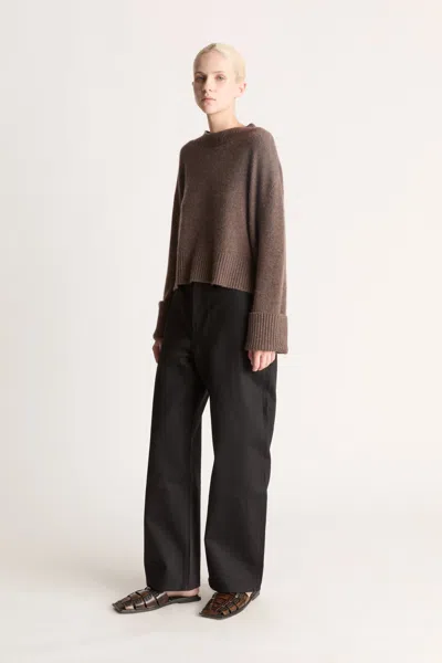Lee Mathews Cashmere Cropped Crewneck In Donkey
