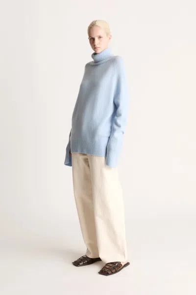 Lee Mathews Cashmere Turtleneck In Bay