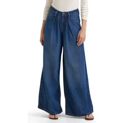 Lee Pleated Slouchy Wide Leg Jeans In Fresh Blanket