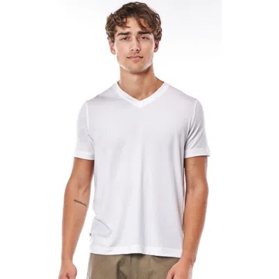 Leisure Lab Everyday V-neck In White