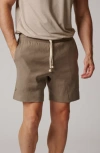 Leisure Lab Laid Back Linen Short In Green