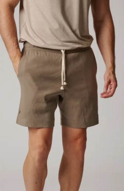 Leisure Lab Laid Back Linen Short In Green