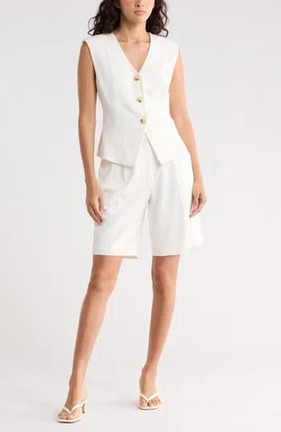 Leith Brooklyn Darted Vest In White