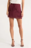 Leith Floral Jacquard Miniskirt In Burgundy