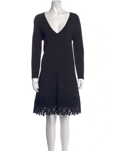Pre-owned Lela Rose V-neck Knee-length Dress In Blue