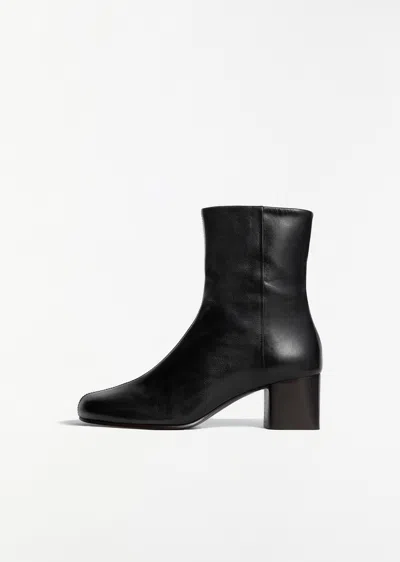 Lemaire Anatomic 55 Heel Boot In Black